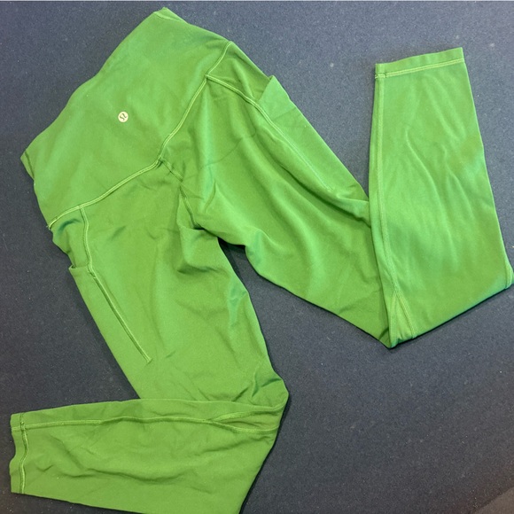 lululemon athletica Hunter Green Leggings/ 2nd&3rd pic are most accurate incolor - Picture 4 of 7